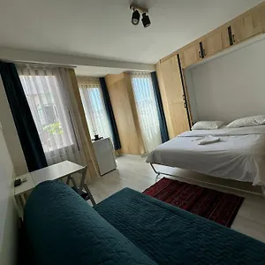 Hub Flats Hotel