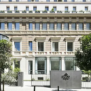 https://palou-suites-mercader.topbarcelonahotels.com